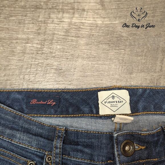 St. John's Bay Boot Cut Leg Jeans Size 4 - Picture 2 of 6